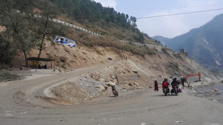 आज साँझदेखि वि.पि राजमार्गको काभ्रे खण्डमा एक महिनासम्म रात्रिकालीन सवारी सञ्चालन गर्न रोक