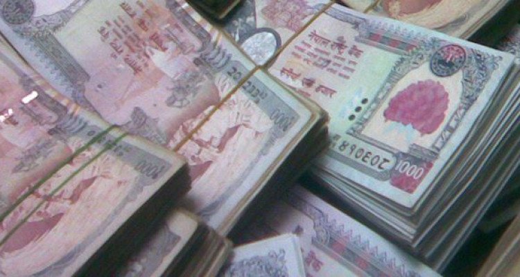 स्रोत नखुलेको नगद सहित एक जना पक्राउ