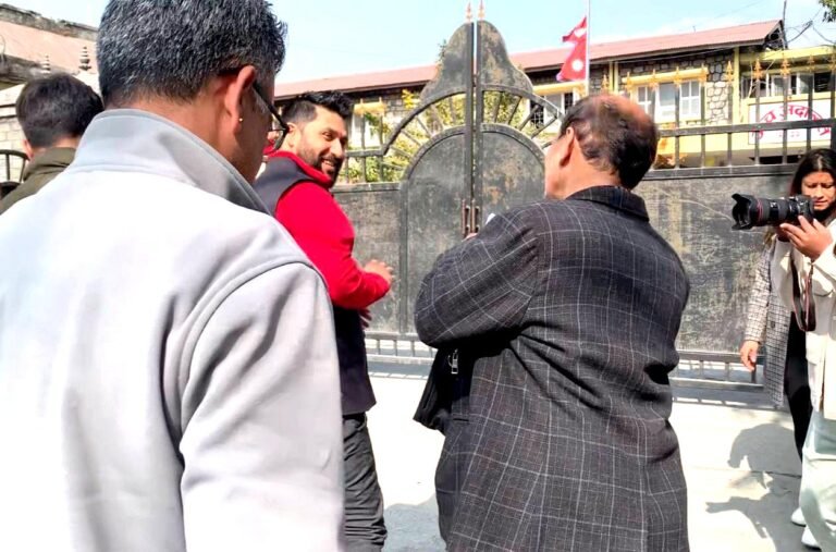 साधारण तारेखमा बसी मुद्दा पुर्पक्ष गरि पाउँ भनी, रवि लामिछानेले उच्च अदालतमा गराए निबेदन दर्ता