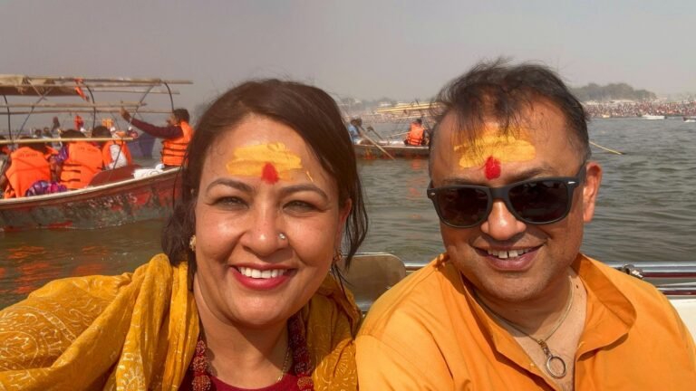 गगन थापाले परिवार सहित गरे महाकुम्भमा स्नान